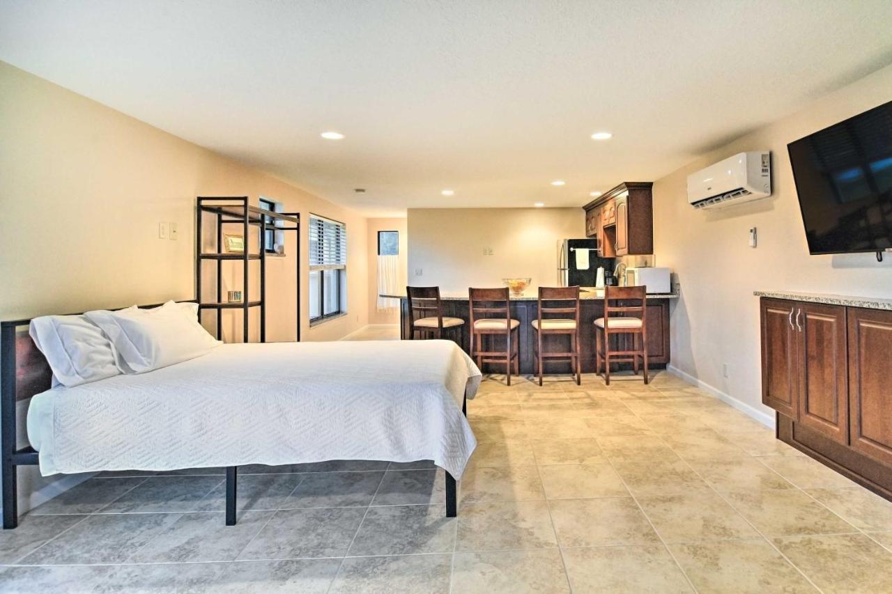 Sleek Largo Studio With Pond Less Than 7 Mi To Beach! Luaran gambar